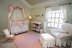 <p>Ремонт и отделка детской комнаты. Комната новорожденного.</p>