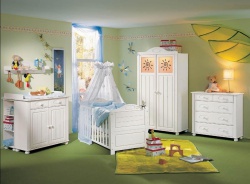 <p><em><strong>Дизайн комнаты для новорожденного. Ремонт и отделка.</strong></em></p>