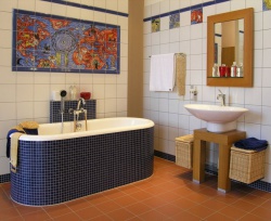 <p><em><strong>Ремонт и отделка ванной: ванная комната дизайн   - уютная ванна.</strong></em></p>