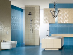 <p><em><strong>Облицовка стен ванной мозайкой кафелем.  Ремонт и отделка ванной.</strong></em></p>