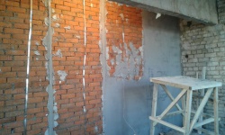 Демонтажные и черновые работы в Москве. Возведение и штукатурка стен.