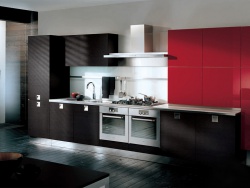 Ремонт и отделка кухни: дизайн кухни. Сочетание черного с красным.